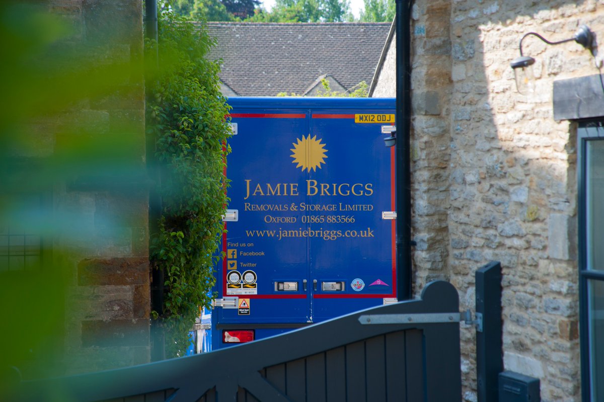 JBriggsRemovals's tweet photo. Before your move, we always undertake an extensive and thorough survey, so we know exactly what size van(s) we need to bring to ensure the #perfectmove. #removals #storage #transportation #officemove #housemove #librarymove #museummove #archivemove https://t.co/5vvCX8dRdl