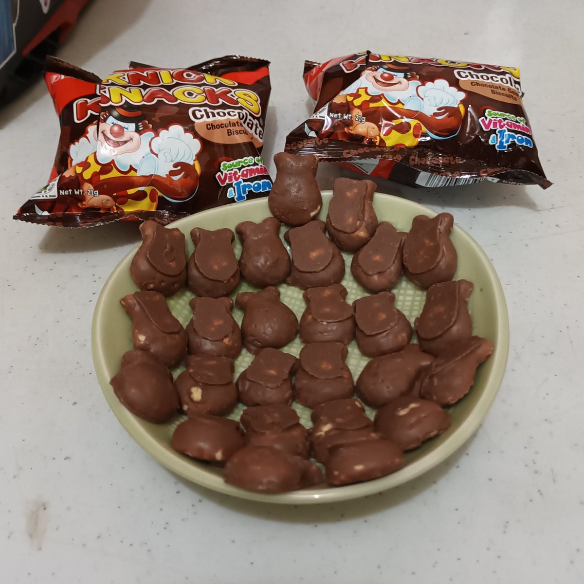 pastilenjoyer's tweet photo. 2 small knick knacks = 26 pieces for 16 pesos

1 big knick knacks = 31 pieces for 15 pesos https://t.co/LwKc4QKStE