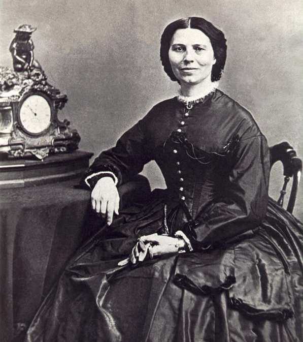 Clara Barton (1821-1912) - the pioneering nurse who founded the American Red Cross. She was famously a hospital nurse in the American Civil War. Pictured in 1866. #RedCross #histmed #histnurse #AmericanCivilWar #historyofmedicine #nurse #historyofnursing