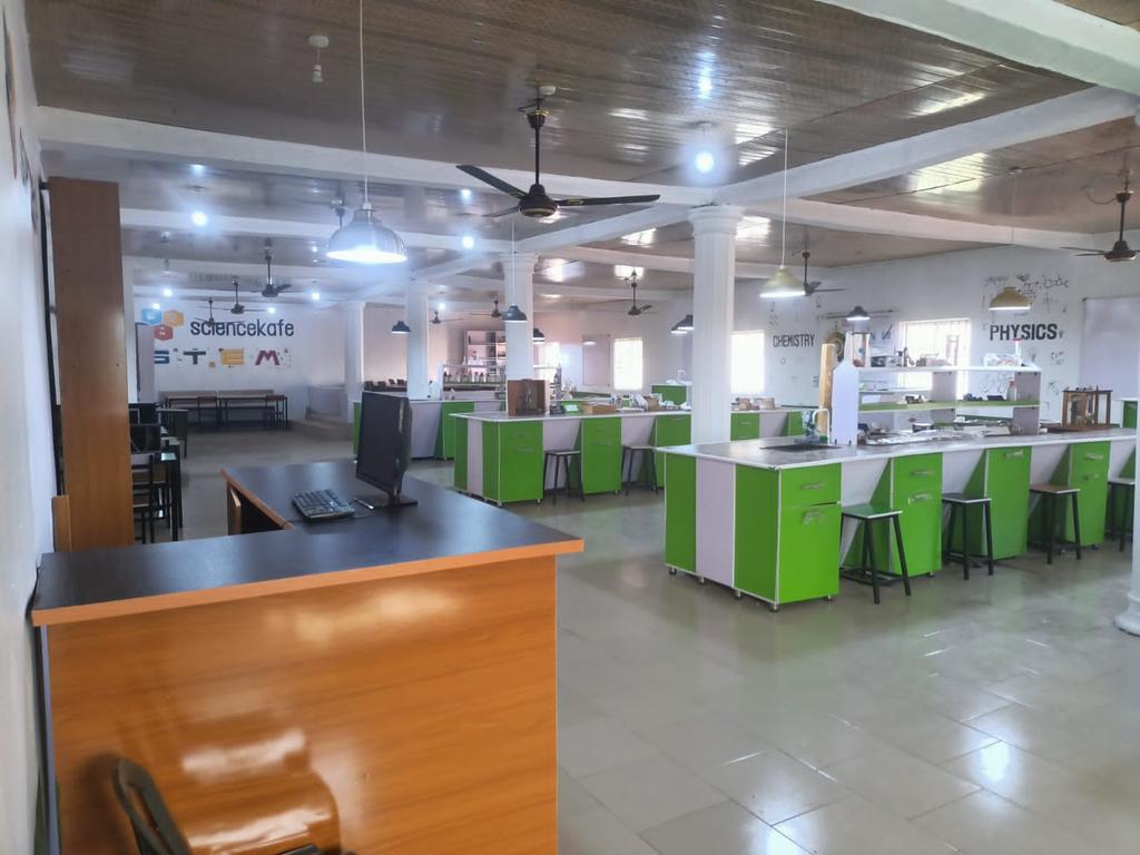 Nonyebee1's tweet photo. Ndị ojoto in the spirit of the new year we are bringing you something new, exciting and educative to you. It is a science lab @Sciencekafe where you can learn physics, chemistry, robotics, biology, programming (backend and front end) for free. :https://t.co/3R3d9PhKDv https://t.co/5MeBahcRZS