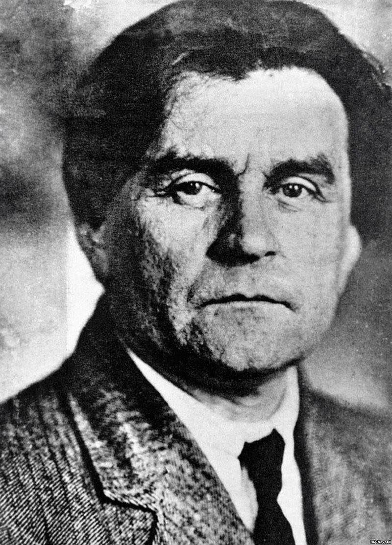 KRevue's tweet photo. Per iniziare questo nuovo anno, @KRevue vi propone suo nuovo numero dedicato al pittore Kasimir Malevič, intitolato “Malevič. La rivoluzione senza condizione”. Da leggere (e tutti i numeri precedenti) sul sito della rivista ⬇️

https://t.co/1kqYlFliCU https://t.co/UcQeOY9y1I