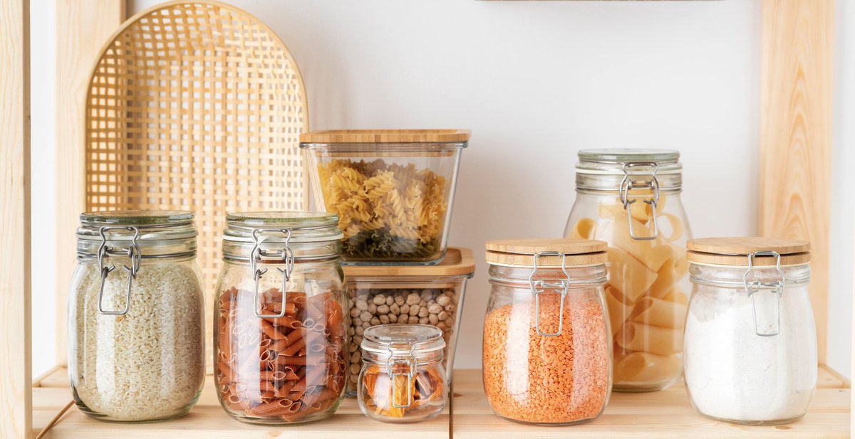 FriendsGlassUK's tweet photo. Do you know why glass is one of the healthiest and safest solutions for food and beverage packaging? 

Glass is tasteless and odourless, meaning that: 
🥗 Food and beverages retain all their vitamins and minerals
🥕 The taste of products remains pure 

https://t.co/YoeKGqCc6J https://t.co/DXPIeFgJGw