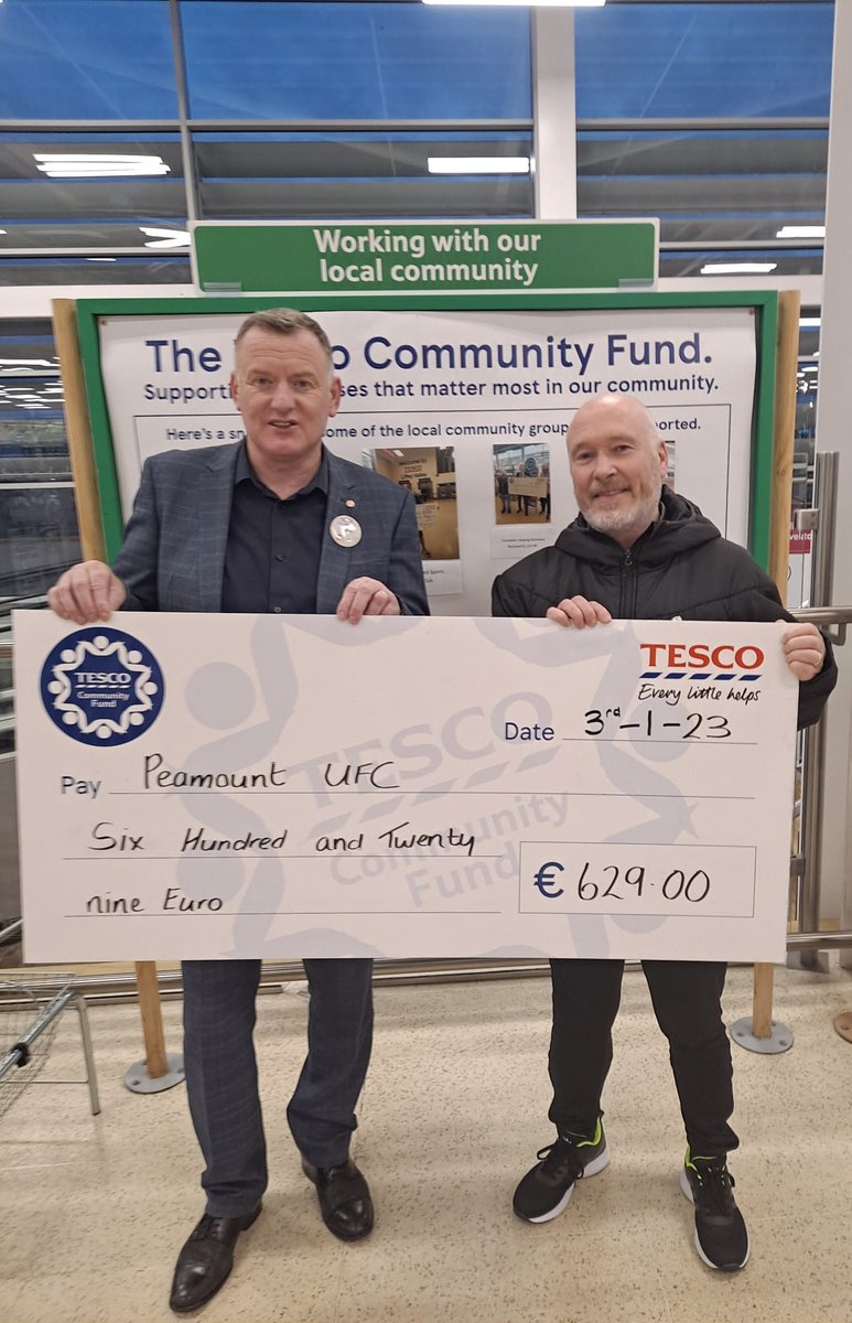 A big thanks to Tesco Liffey Valley for their donation to our U19 Boys side managed by Derek Mulroy. The @TescoIrl Community Fund supports good causes in communities 🤝