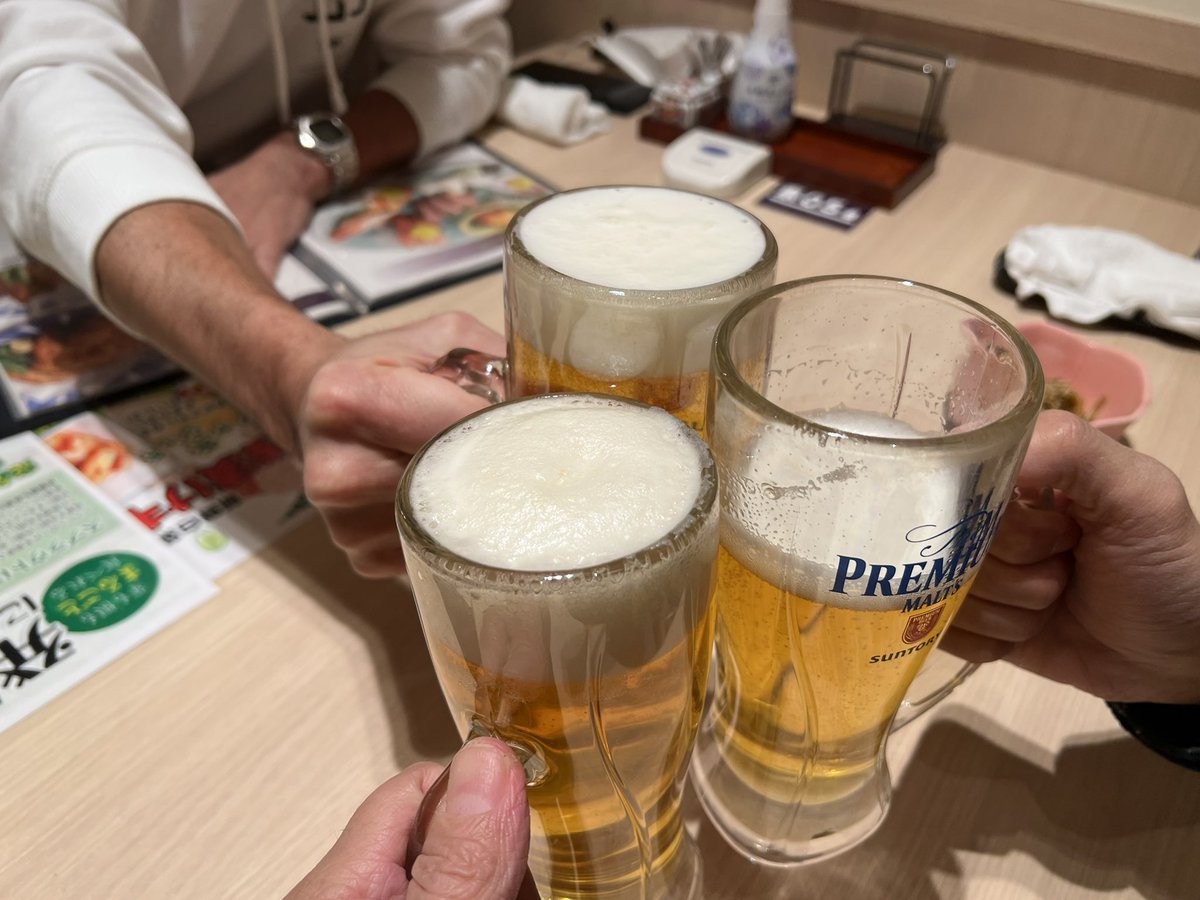 noridaJKT's tweet photo. 🐰さんと🤼さんと再会で🍺 https://t.co/UrPpj6khQ8