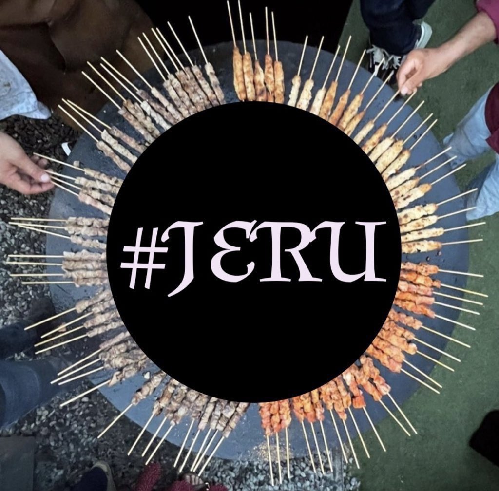 Cris60077876's tweet image. #purtroppo... Siamo ancora qui 😜
#jerù