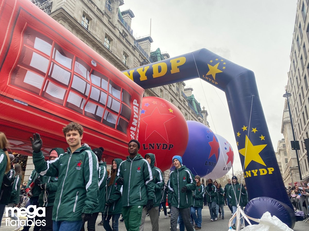 Megaflatables1's tweet image. Kicking off the new year the right way at the @Lnydp   

#paradeblimps #paradefloat #paradeinflatables #inflatable #paradearch #guardsman #megaflatables #lnydp2023#lnydp