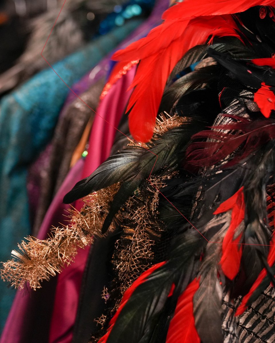 SAVE THE DATE: On 22 January from 10 am to 3 pm, numerous original costumes from the costume fund of the Sächsischen Staatstheater Dresden will be on sale in the central cloakroom of the #Semperoper at prices ranging from 3 to 99 euros.