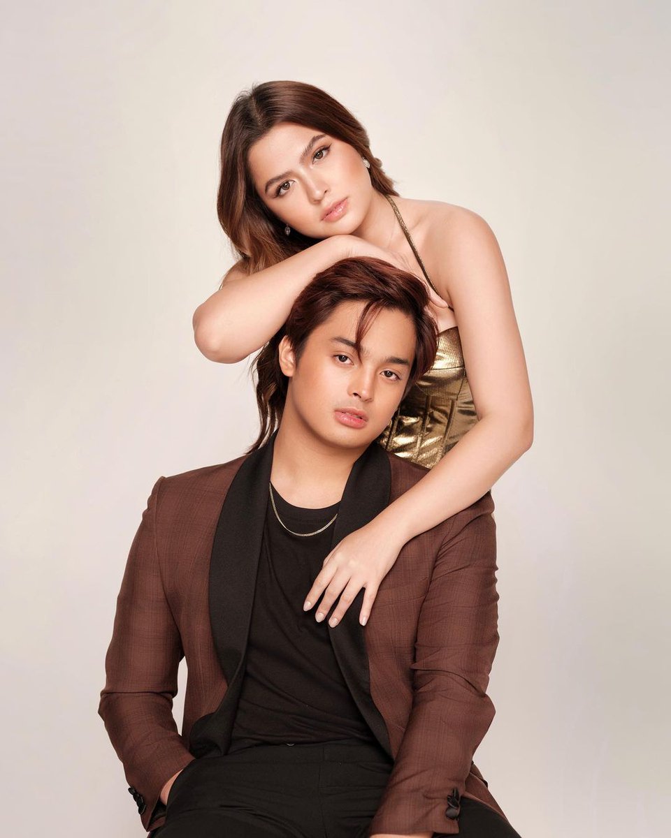 psngayondigital's tweet photo. Aktres na si Alexa Ilacad, nagbahagi ng isang Instagram post tampok ang kanilang larawan ng partner na si KD Estrada mula sa isang photoshoot.

(Alexa Ilacad/Instagram) https://t.co/mIMwABu1L1