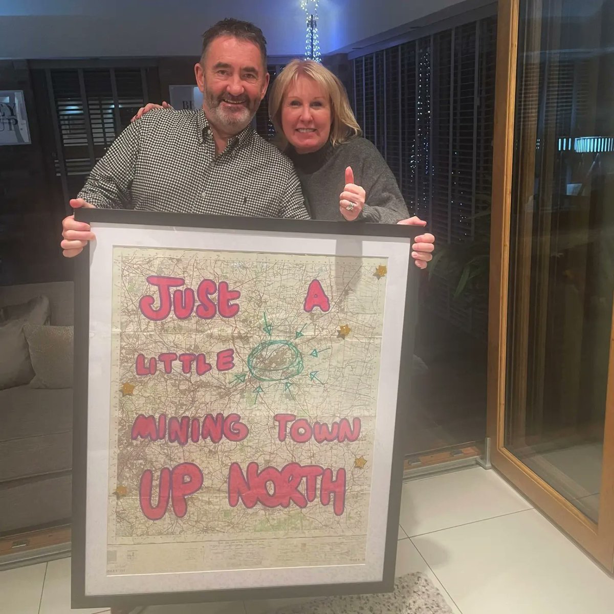 Thisisidiom's tweet image. Here at id-iom we’re happy when things come full circle. It started with a map of Doncaster and a lack of inspiration and ended back with the person who provided the necessary inspiration as a Xmas gift from his daughter. Circle closed. #mapart #doncaster #Yorkshire