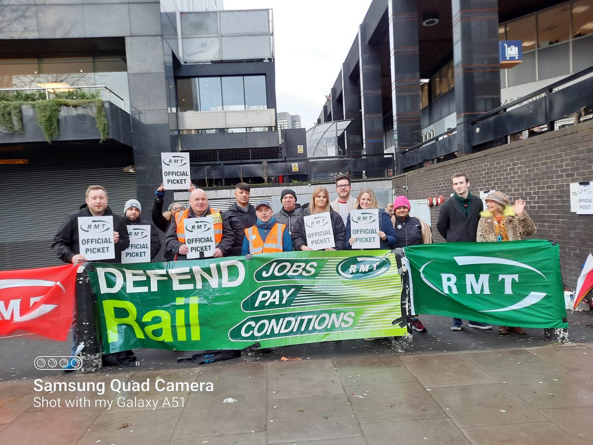 deepa_driver's tweet photo. Met with grassroots members  @RMTunion Euston picket line today. 

The station is deserted except for mgmt bods trying to look busy. 

RMT action is a vital stance in defence of working people having a decent life. Please support their strike fund at 

https://t.co/isBv5rqovj https://t.co/EFvQ5rbGBN