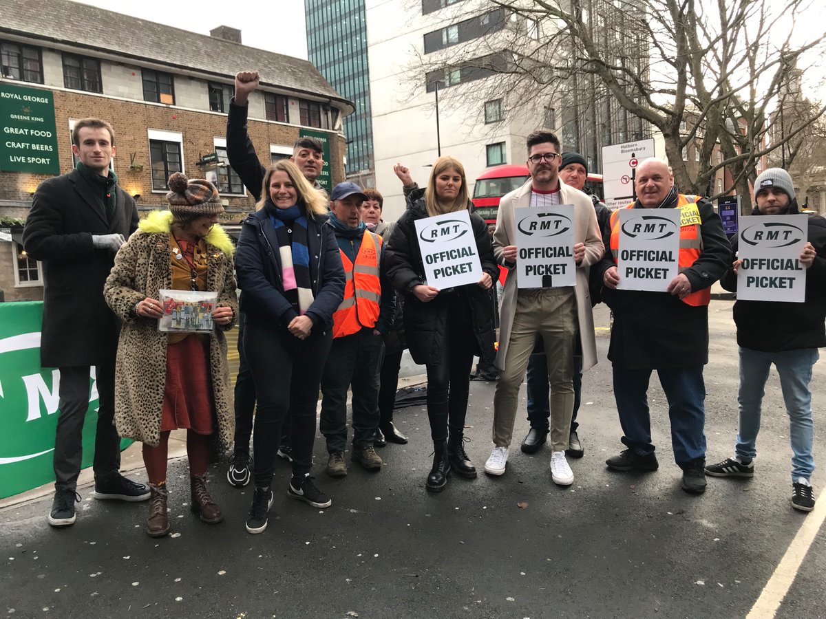 deepa_driver's tweet photo. Met with grassroots members  @RMTunion Euston picket line today. 

The station is deserted except for mgmt bods trying to look busy. 

RMT action is a vital stance in defence of working people having a decent life. Please support their strike fund at 

https://t.co/isBv5rqovj https://t.co/EFvQ5rbGBN