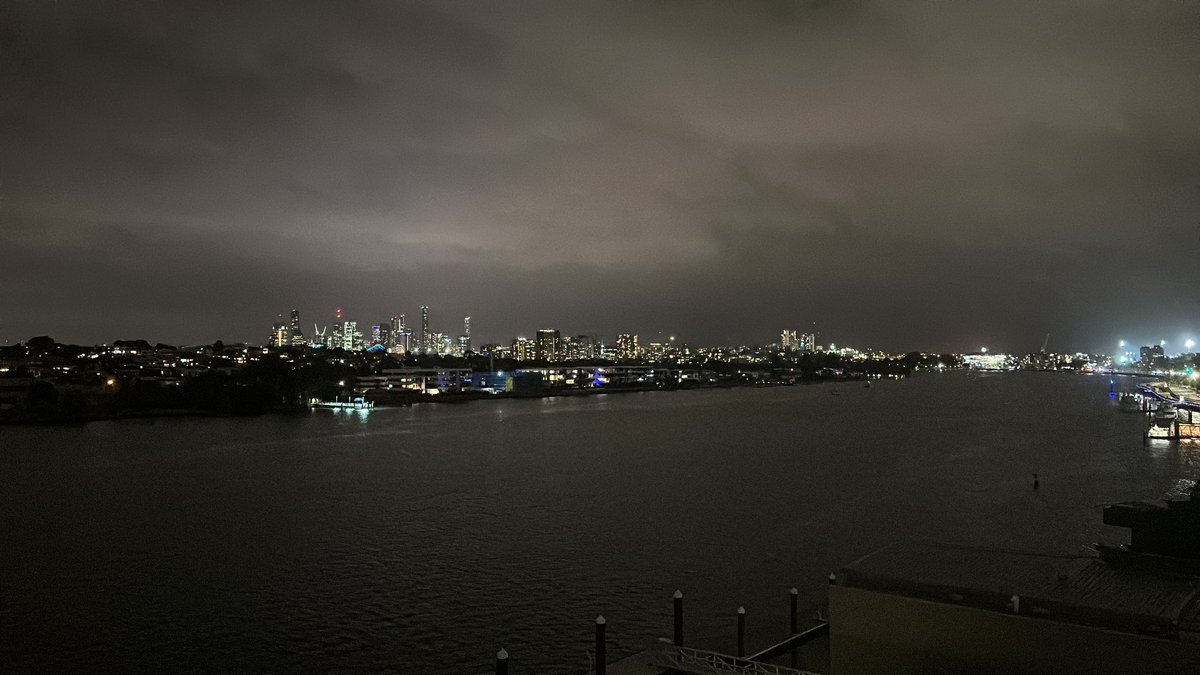 RodPampling's tweet image. Not many more of these views to go, love my Brisbane view.