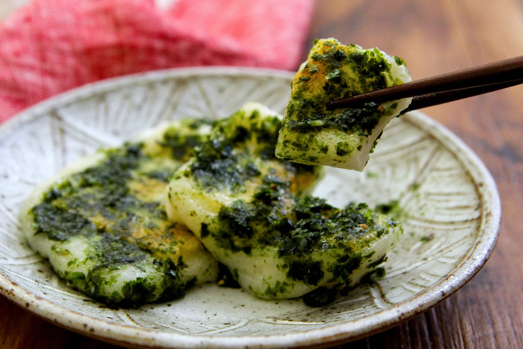 青のりなどによる味付けがすごく美味しそう！のり塩味が好きな人におすすめという「お餅」の食べ方！