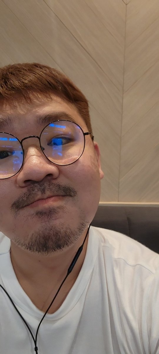 kapolowut's tweet photo. ง่วงแล้ว อยากปล่อยเมาส์ https://t.co/49nj0thcwk