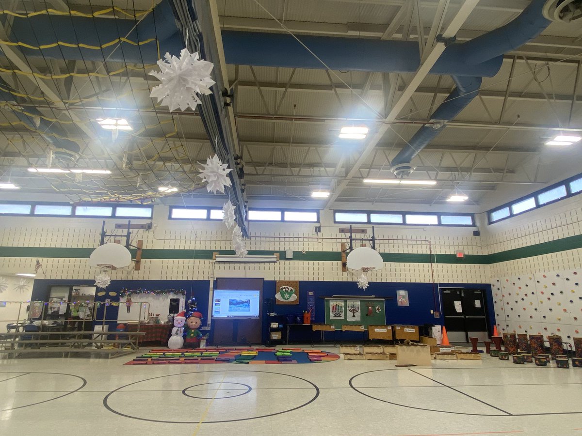 MusicAyoub's tweet photo. Holiday extravaganza! Yucky weather prohibited us from performing before the break, so we just extended the holidays &amp; had some fun yesterday 🎄🎆 I love that everyone had an opportunity to perform, even our 3-5 teachers. @MonocacyElem #wearevpa https://t.co/942Y2L9NBp