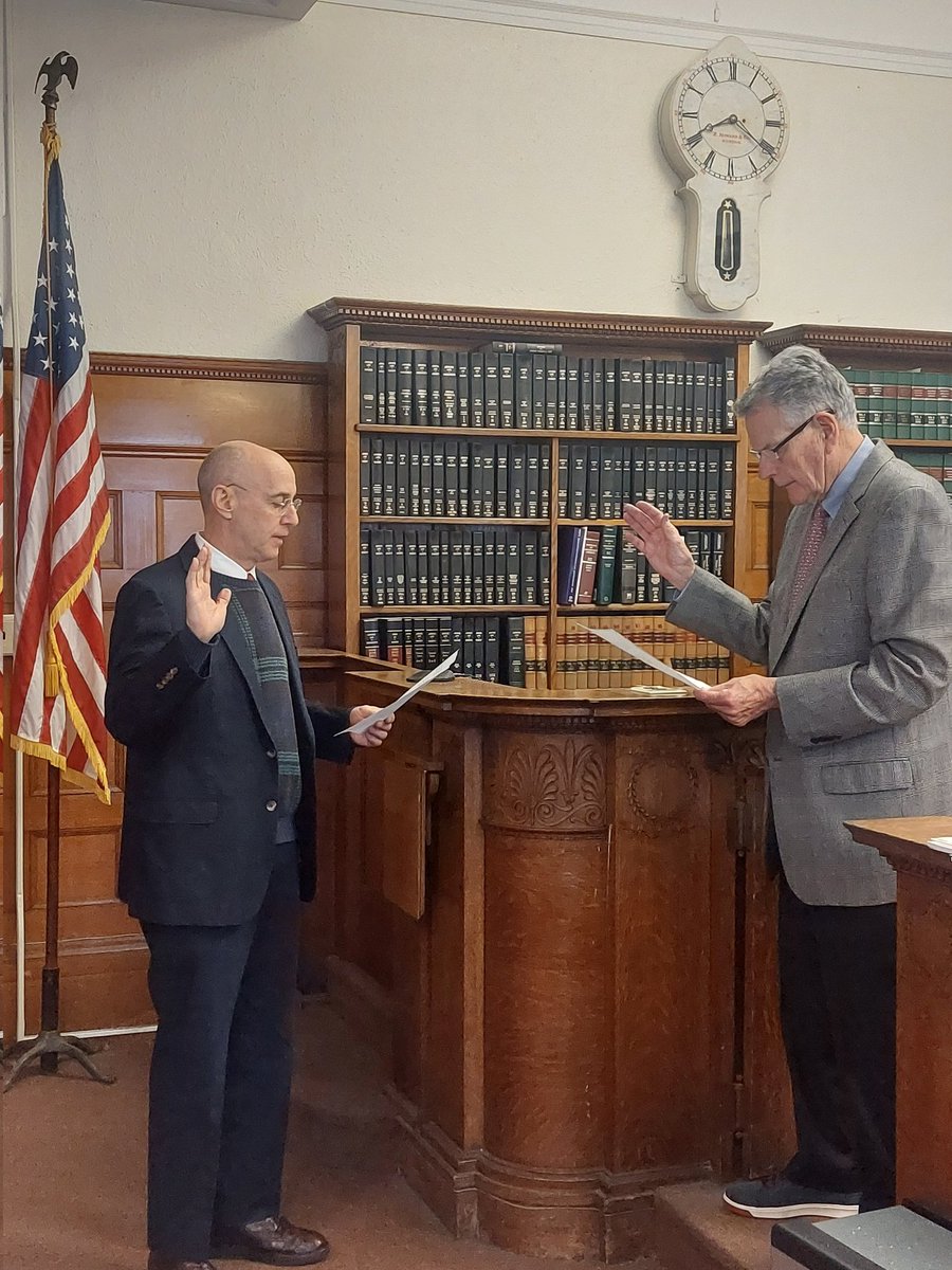 NorfolkCountyMA's tweet photo. This morning, Commissioner-Elect Peter H. Collins of Milton, the Dean of our County Commission, was sworn in by Clerk Of Courts Walter F. Timilty also of Milton in Courtroom 10 of Superior Court. https://t.co/SSiL4ih2pC