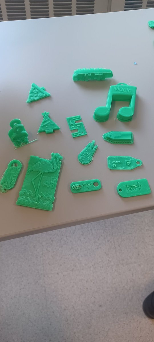 HagerScienceGC's tweet photo. Students in PLTW are beginning to see their work come alive! They designed their luggage tags using Fusion 360 and printed them using the Afinia 3D printer. They used the design process to create a real product! @GCUFSD #GCgrows https://t.co/2HTwHyDCQ4