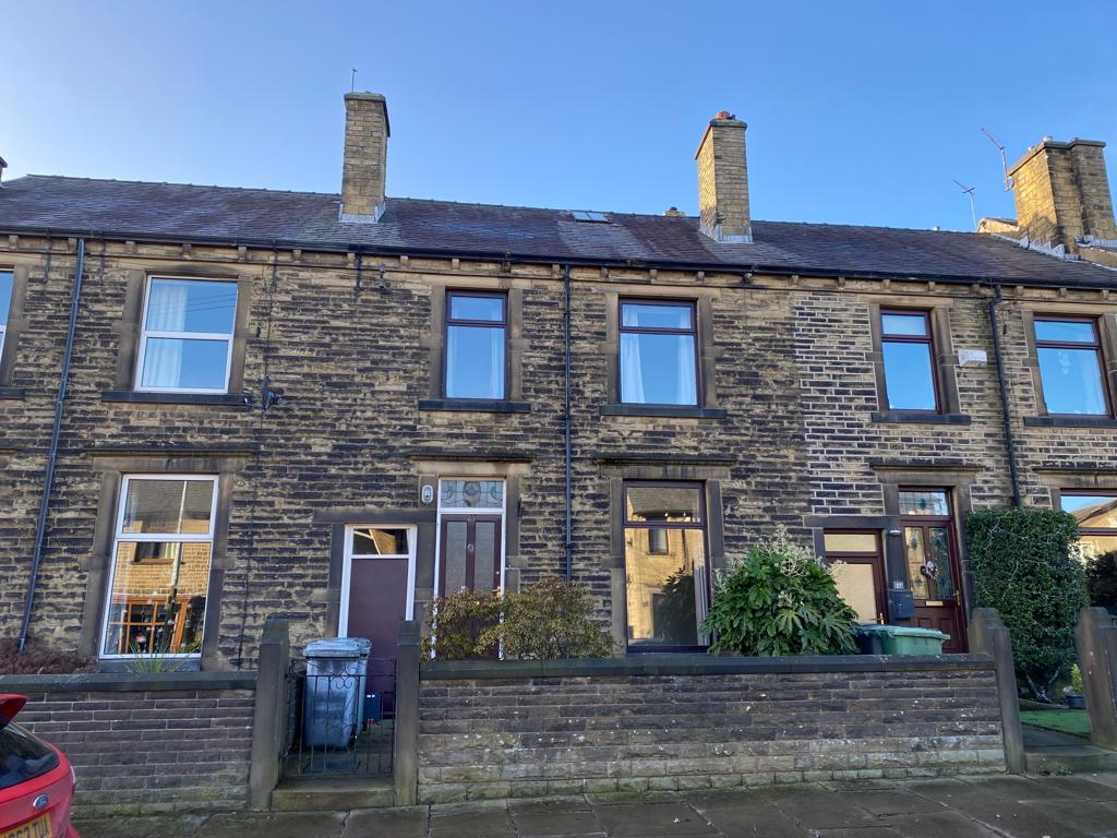 NEW PROPERTY ADDED 
RIGHT IN THE HEART OF LINDLEY 3 BED TERRACE PROPERTY NEW TO THE MARKET 

jowett-huddersfield.co.uk/property-searc…