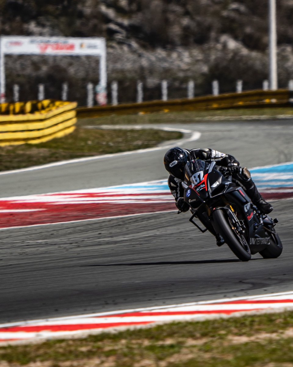 SofricStudio's tweet photo. Full throttle on exit of fastest corner on Grobnik circuit 🏍️💨

Can you guess which corner exit is this?🤔⁉️

#sportbikes #motorracing #motorbikes #racingbike #racingbikes #racing🏁 #adrenalinejunkie #adrenalinejunkies #racers #trackdayjunkies #racingtime #racing🏁 #trackdays https://t.co/HIxqasMx52