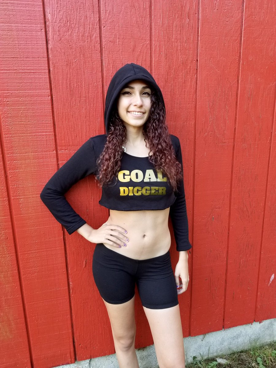 the8thshakra's tweet photo. She said she could, so she did. Check out out all of our crop tops and low rise leggings. #croptop #lowrise https://t.co/35JuMhs6CX