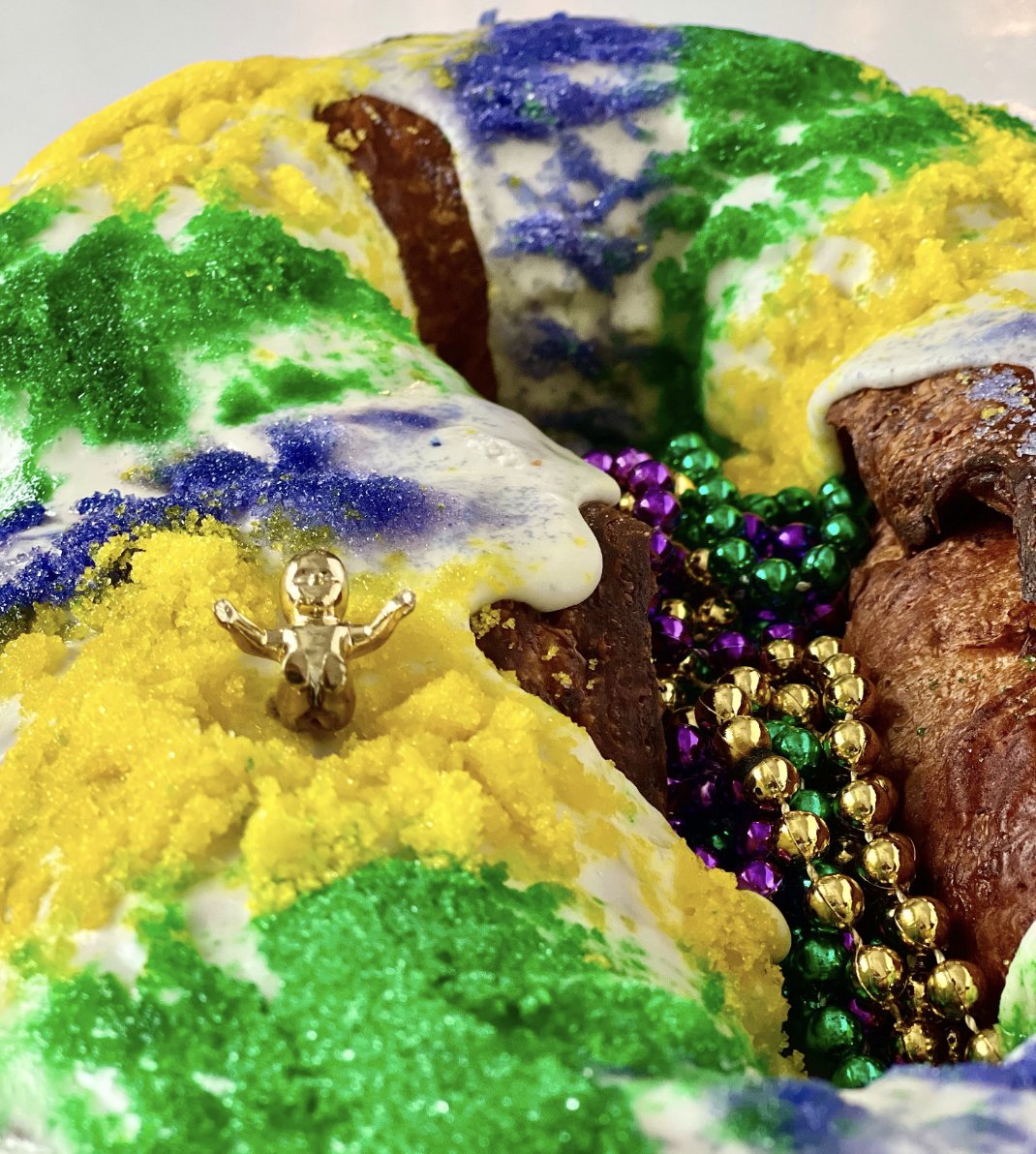 BayouBakery's tweet photo. #KINGSDAY = FRIDAY! Celebrate w/ a #KingCake from #NOLANative @ChefDavidGuas! Its handcrafted daily in a Danish-style #Cake, filled w/ a #CreoleCreamCheese & finished w/ a sprinkle of sugars in #MardiGrascolors. First day to receive a King Cake is Friday! Call TODAY: 703-243-2410 https://t.co/wuuMTG9Qb5