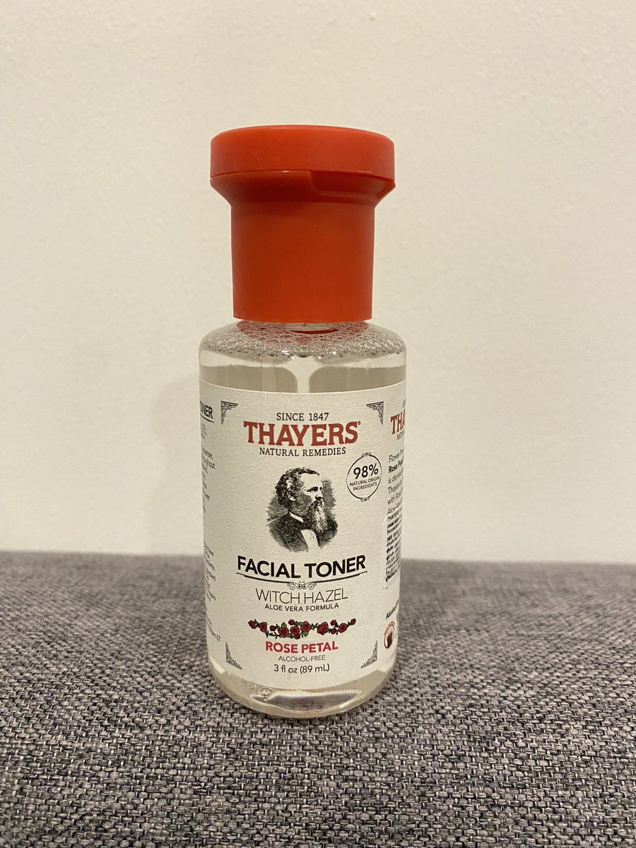 pyisaaaa's tweet photo. ส่งต่อโทนเนอร์ Thayersค่า เพิ่งเปิดใช้วันนี้ 1 สำลีถ้วน แลกซื้อมาจากวัตสัน 189 บาท ส่งต่อ 120 รวมส่งพอ น้องมีน้ำหอมเลยไม่ชอบค่ะ 😅 #ส่งต่อคสอ #ส่งต่อเครื่องสําอางค์ #โทนเนอร์ #thayerstoner https://t.co/9SqsTKfHAz
