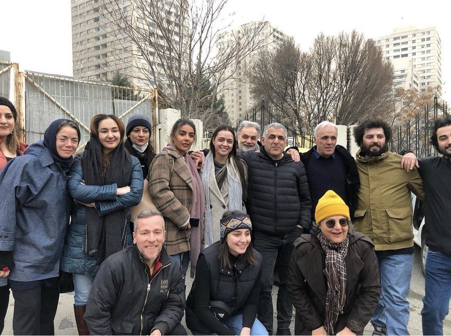 ksadjadpour's tweet photo. Profile in courage: Acclaimed Iranian actress Taraneh Alidoosti was imprisoned for nearly three weeks for posting a photo of herself online without compulsory hejab. She was released today on bail, without wearing hejab. https://t.co/J9CrOkcrXu https://t.co/GKYxIqOsoZ