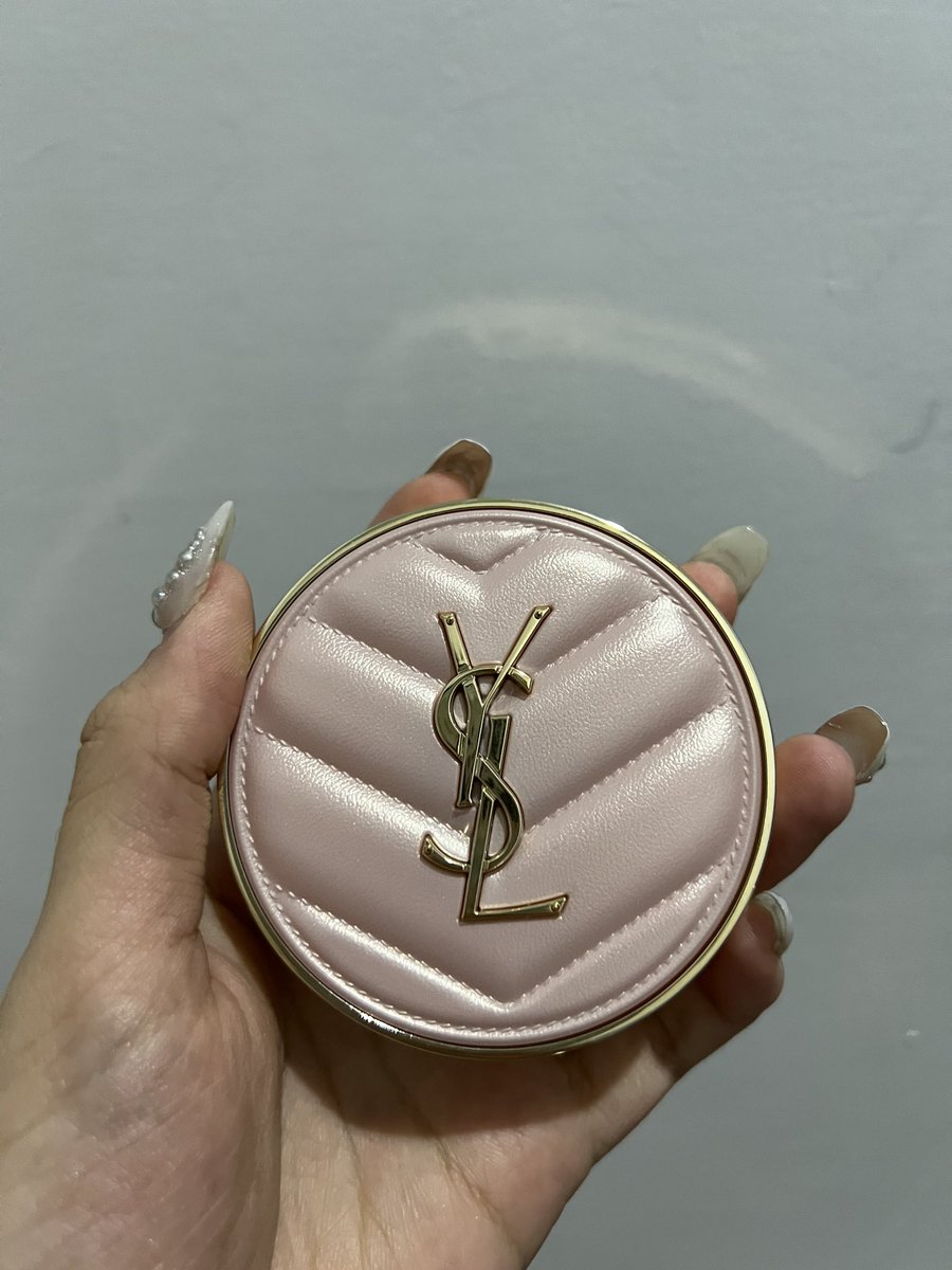 VanessaRubyJane's tweet photo. JUAL CUSHION YSL PINK SHADE B25!

Harga beli : 1.150.000 
Harga jual : Rp. 725.000

Alasan jual karena salah beli shade 

Pernah dipakai 3 kali

Bisa CO via toko oren

DM for more info~

#yslcushion #cushionysl #jualcushionysl #ysl https://t.co/BtrMMbszRP