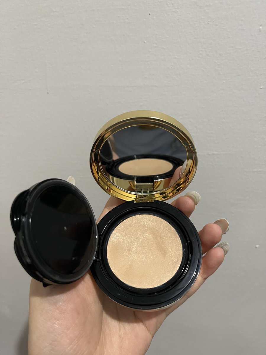 VanessaRubyJane's tweet photo. JUAL CUSHION YSL PINK SHADE B25!

Harga beli : 1.150.000 
Harga jual : Rp. 725.000

Alasan jual karena salah beli shade 

Pernah dipakai 3 kali

Bisa CO via toko oren

DM for more info~

#yslcushion #cushionysl #jualcushionysl #ysl https://t.co/BtrMMbszRP