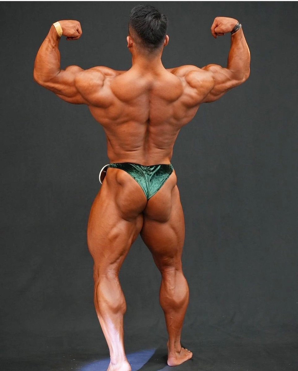 colt_star's tweet photo. Japanese muscle god Ken Kuramochi 🥰💕😍🤤 in his green velvet poser #bodybuilder #japanesemuscle #japanese #musclegod #musclehunk #bulge #poserbulge https://t.co/M1Sh0NfDx6