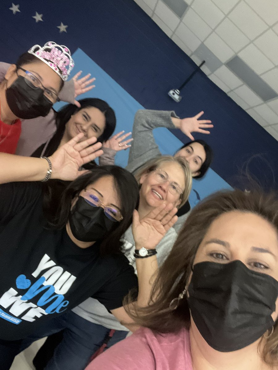 Laura R Moya tweet media