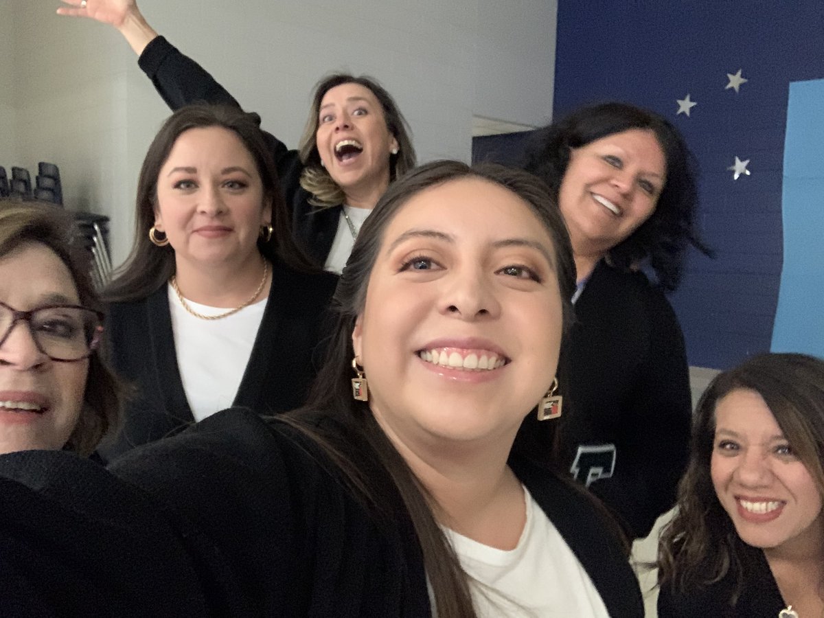 Ana Rios tweet media