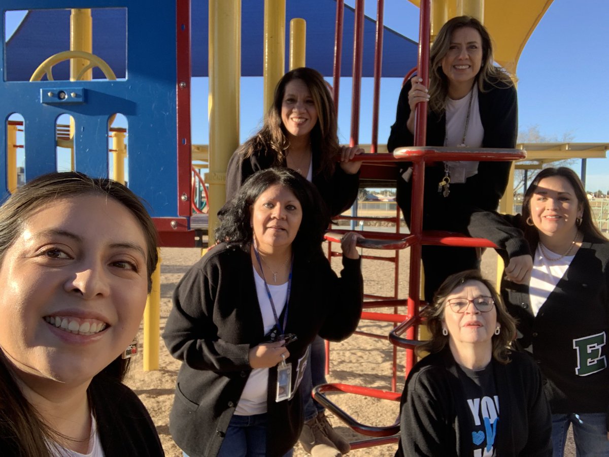 Ana Rios tweet media