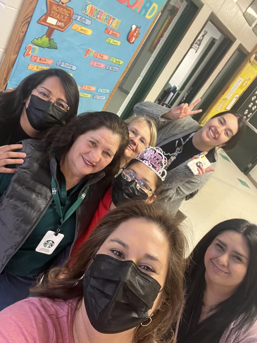 Laura R Moya tweet media