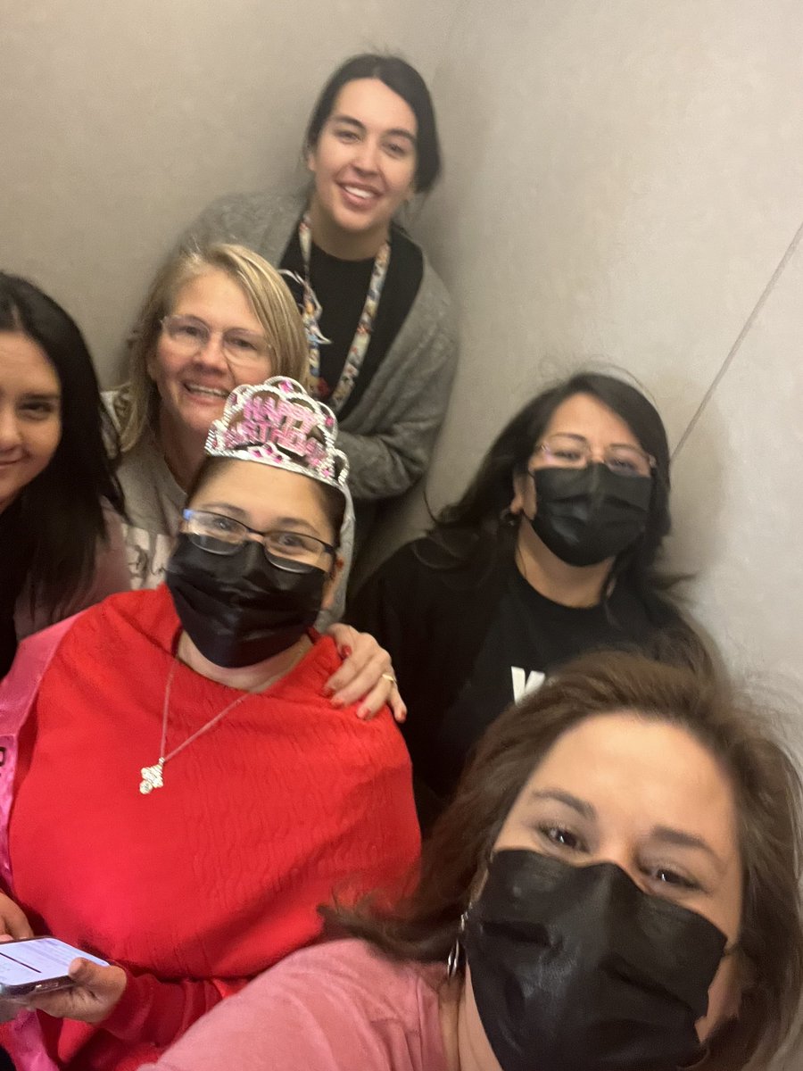 Laura R Moya tweet media