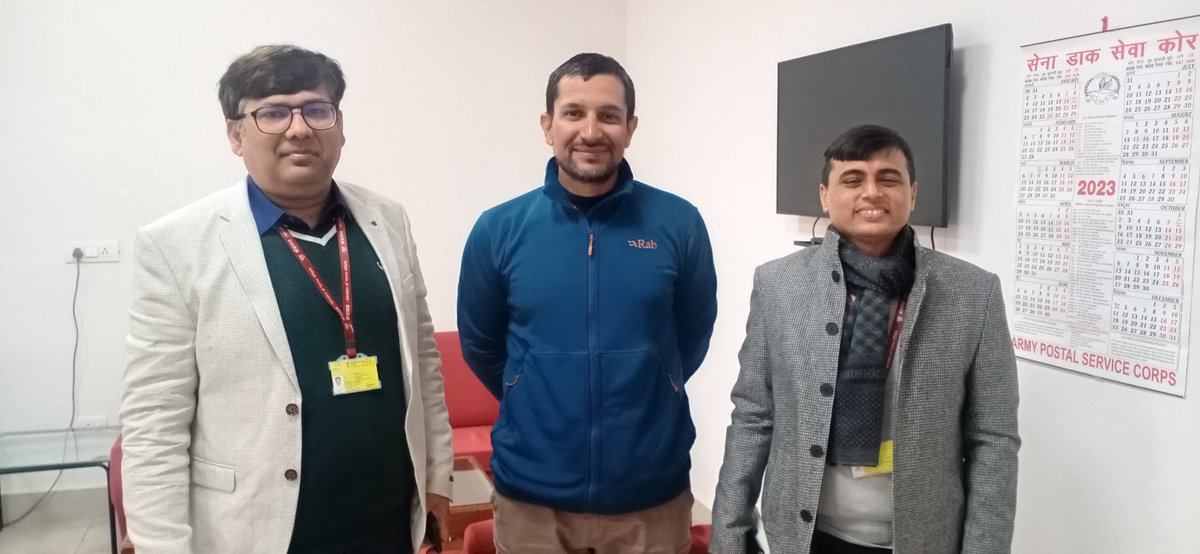 neeraj8848's tweet photo. 1. Received the "Journey of National Flag" as souvenir from Sh Vineet Pandey Sir (Secy, DoPosts, MoCom, GoI) with motivating words
2. With Seniors-Raj Sir and Pawan Sir (Dy DGs at Dak Bhawan). Unforgettable moments🔥
3. Luckily got 1st position in Skiing Course at IISM, Gulmarg🔱 https://t.co/Yh6Fwjx7GA