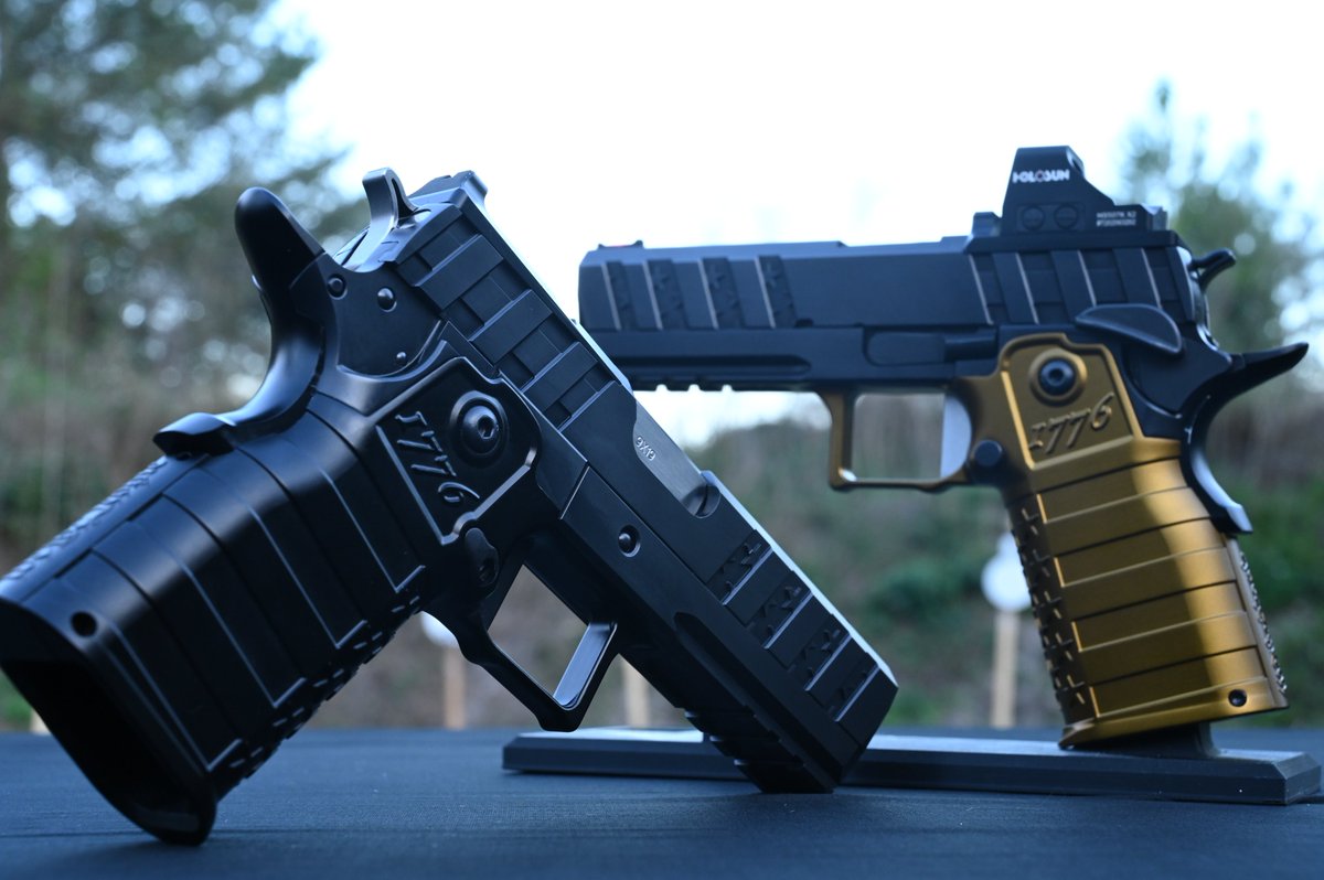 P_Trinity2011's tweet photo. What would you pick?
Like= Black and Gold 
Share= Black on Black
Both= IDGAF I want them both!!! https://t.co/oi6C3gPhCC