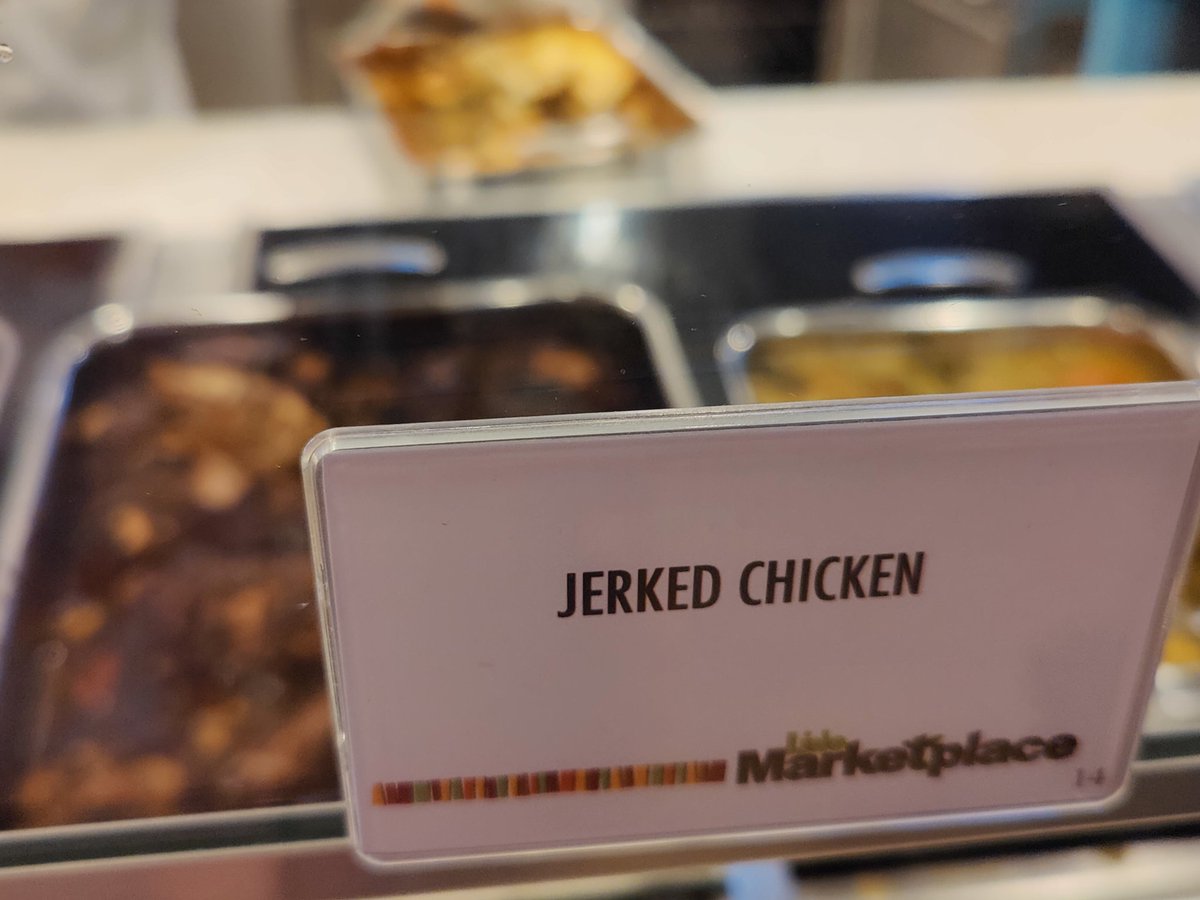 HMMWV's tweet photo. ... not choked 🐓 
#CRUISELIFE #ESL https://t.co/L7LNIN8qqN
