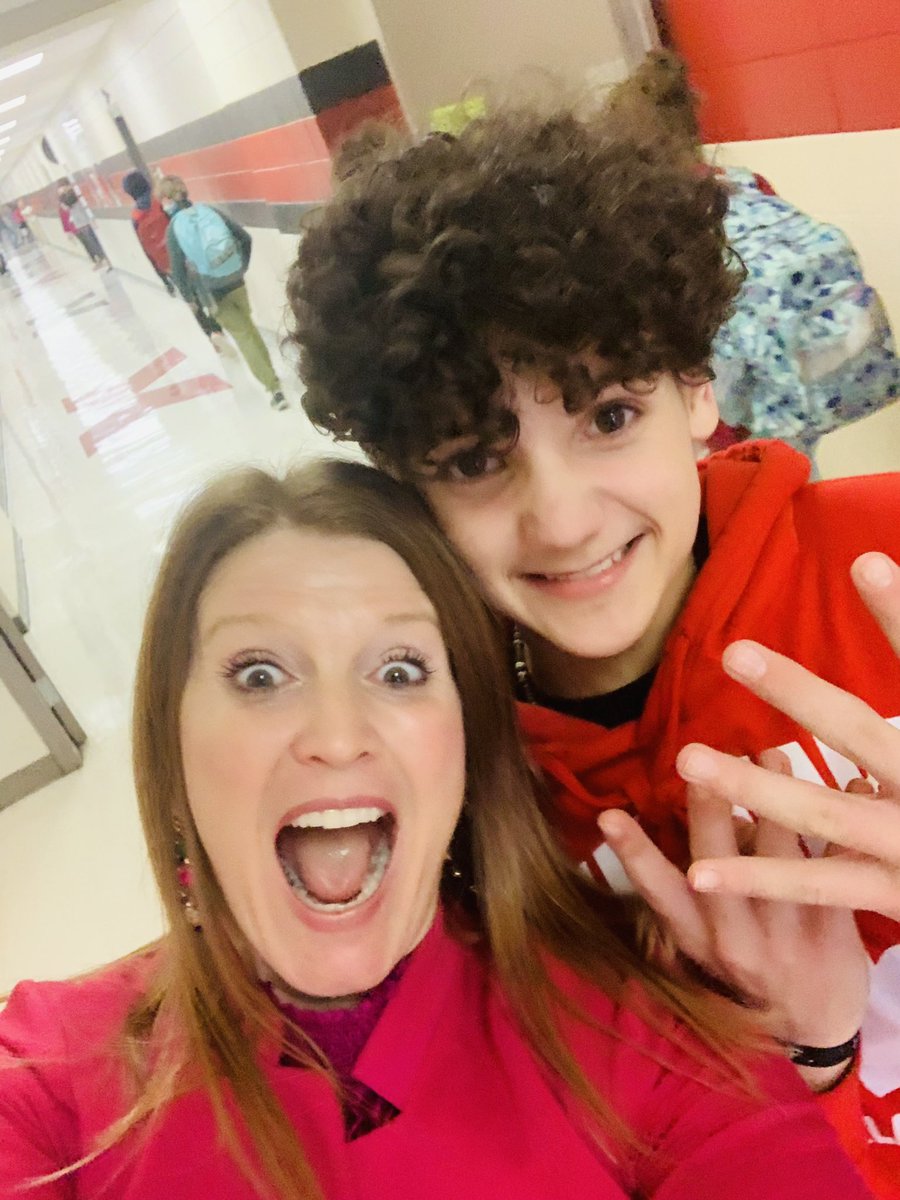 missliz31's tweet photo. And we are backkkkkkkk ❤️❤️❤️❤️ #LikeWeNeverLeft 
2023 is going to be 💯 #BeBC23 #SelfieChallenge @BryanCountyMHS #ProudPrincipal https://t.co/bwr8GDLG7X