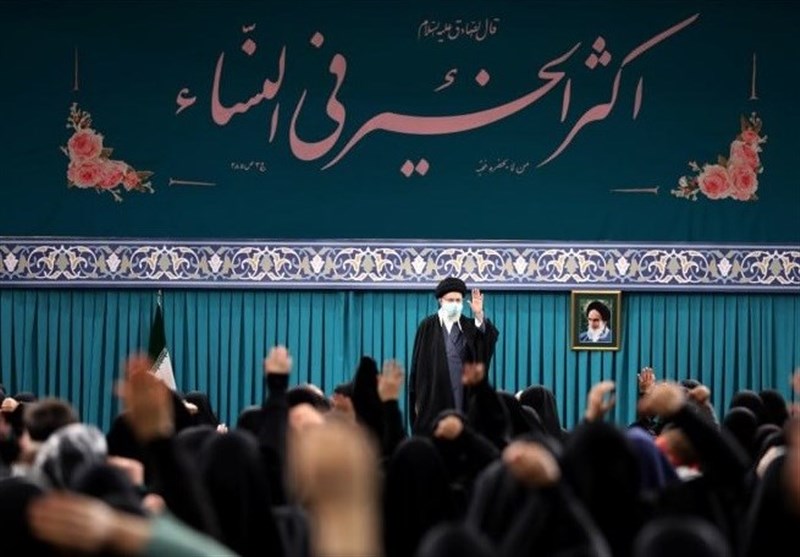 اکثر الخیر فی النساء
بيشتر خوبی‌ها در زنان است! 
#زن_زندگی_آزادی