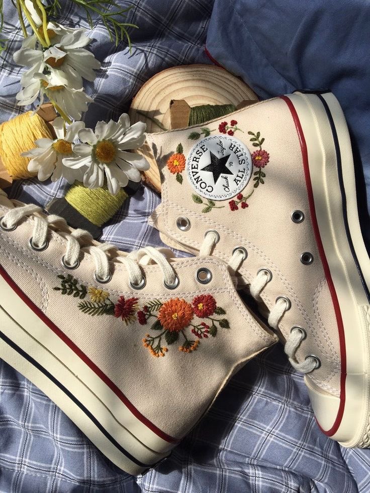 flower embroidered converse 🌿🌸