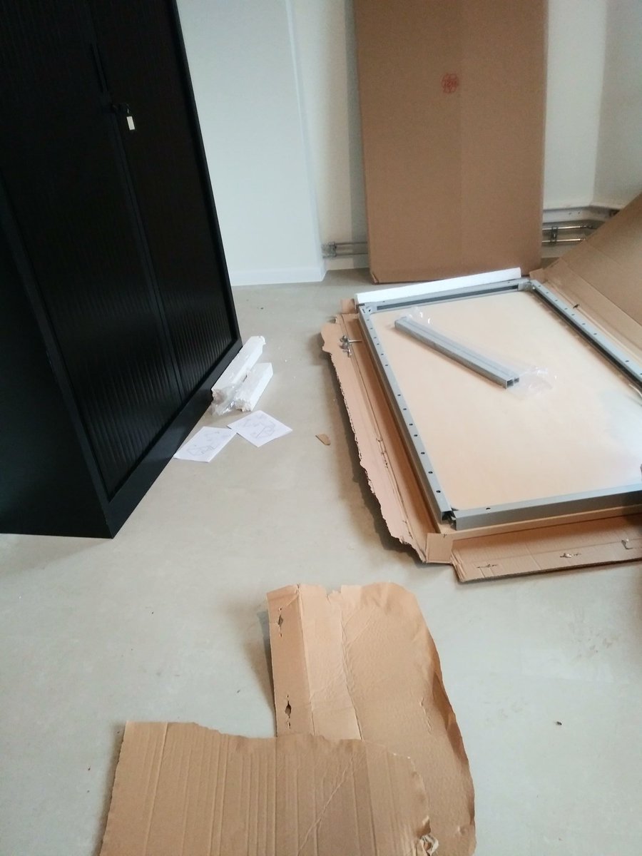 SDFrostyy's tweet photo. Welp, the joy of moving locations for work. Cleaning and assembling stuff. XD https://t.co/k8TKWmu4uR