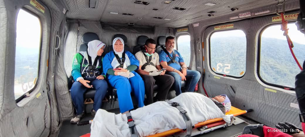 PENYELAMATAN MEDEVAC 

TUGASAN MEDEVAC 1 X WANITA HAMIL CUKUP BULAN UNTUK BERSALIN DAN MEMPUNYAI TANDA-TANDA AIR KETUBAN PECAH
<a href="/KP_bombaJBPM/">YAS Dato' Sri Abdul Wahab bin Hj Mat Yasin</a>
<a href="/NaziliMahmood/">Nazili Hj. Mahmood</a>
<a href="/capt_saiful/">Muhammad Saiful Nizam Bin Samsudin</a> 
<a href="/AbgSann/">Mohd Sani Majid</a>
<a href="/sulaiman_khairy/">khairy sulaiman</a> 
<a href="/capt_naifos71/">Sofian Ahmed</a> 
<a href="/ruzaidi_mohd/">Mohd Ruzaidi</a> <a href="/mohdhasrizal/">mohd hasrizal</a>