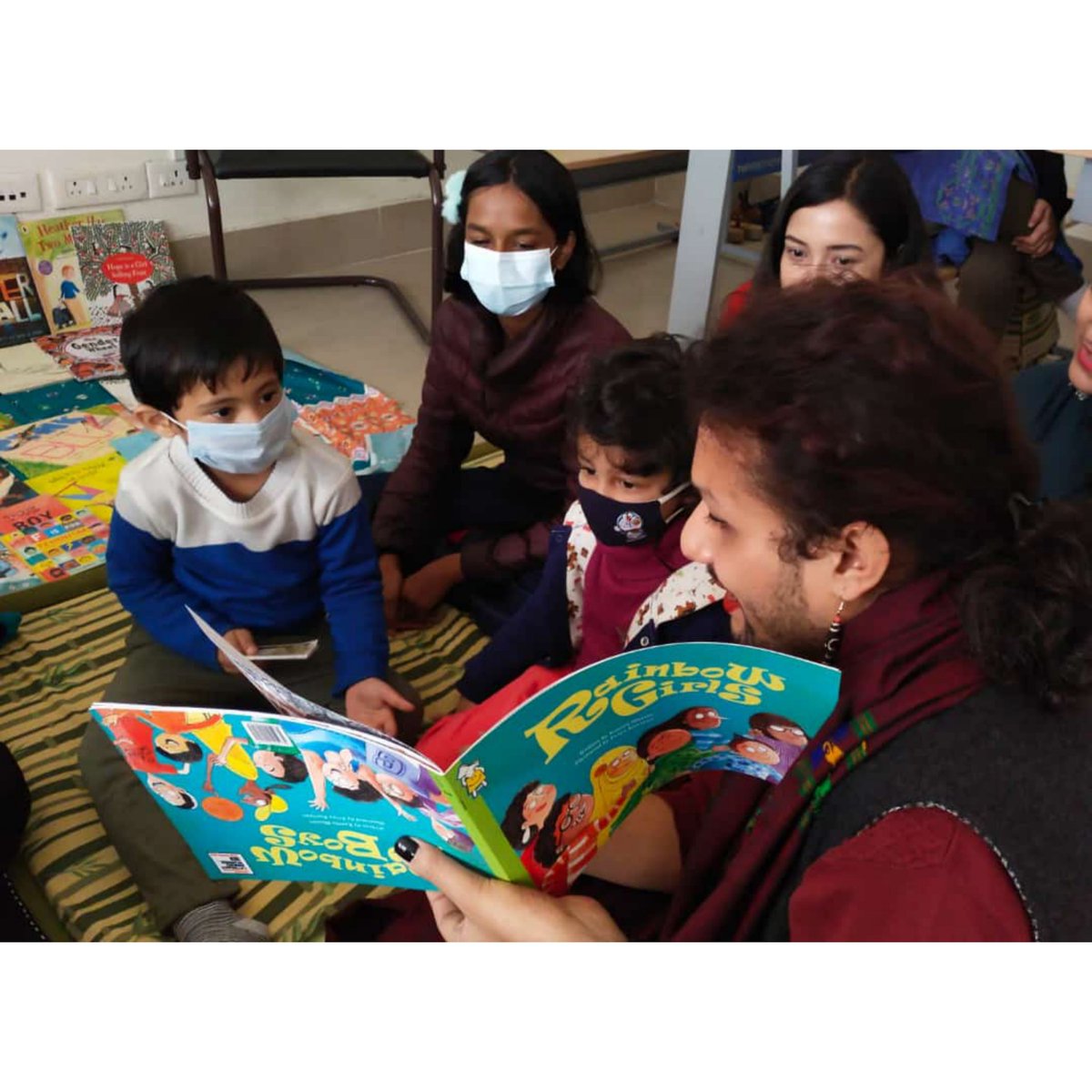 the_story_mama's tweet photo. Again that's me telling story to more curious readers from this life 😆 I have so many lives in this one life. No worry. This is a story of a trans person. 🥰 A free library give space to a queer trans person araam se. Trust me. Ask me. 
#freelibrary #translives #story https://t.co/Dean0JdJnM