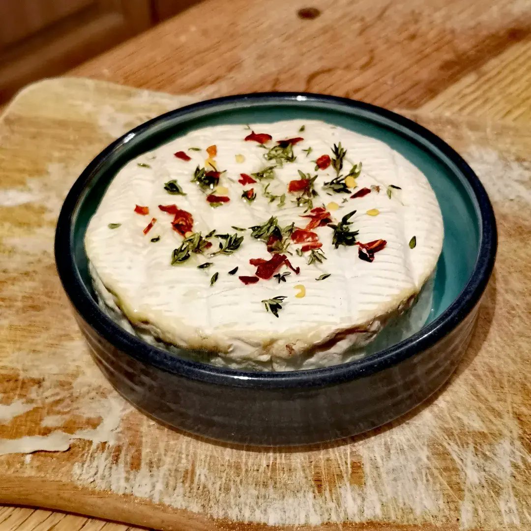 Absolutely_Clay's tweet photo. Over Christmas I baked Camambert #cheese in one of my stoneware tapas bowls.
Omg..It was bloomin gorgeous.
If you buy one I'll tell you magic ingredient with a recipe. 😱
https://t.co/0Nb9pe3d4R
@BritishCrafting
#bakedcamambert #tbch #potterythrowdown #easysupper #comfortfood https://t.co/hRHb9t3uXu