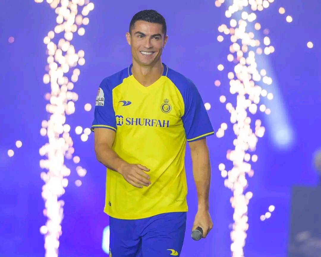 عاجل:

كريستيانو رونالدو لن يلعب مباريتي النصر القادمة بسبب عقوبة صفعه لهاتف مشجع انجليزي!