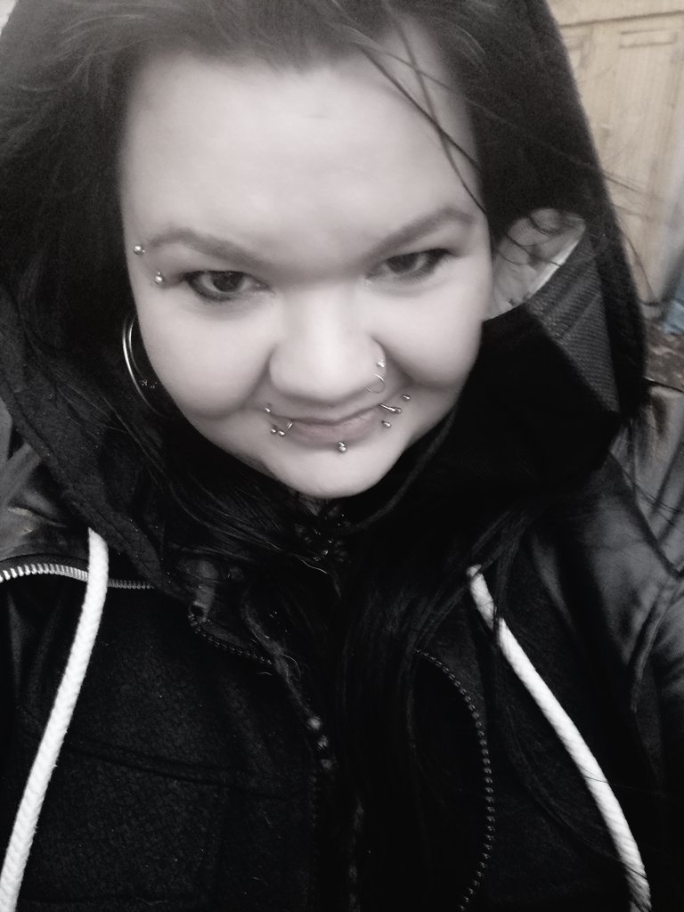 Sachsenladyyyy's tweet image. So ein Mist Wetter.... Regnet es bei Euch auch und ist mega windig?? Jetzt erstmal einen Kaffee zuhause trinken. Sende euch die liebsten Grüße 💋

#januarwetter #grauingrau #curvystyles #kaffeekind #inkedandpierced #cute