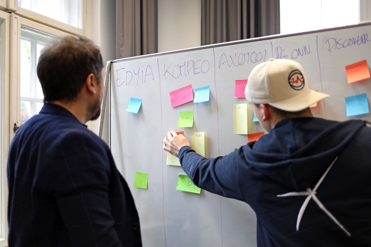 SayInstitute's tweet photo. 🚀🌍  A few photos from the International Demo Day competition that took place on December 9th, including all our @ESCP_bs OptionE students!!

Congratulations to the winning teams: Green Tio, Kompleo and Singulars!

#ESCP #entrepreneurship #pitching #DemoDay #startup #innovation https://t.co/jmhazHkJMB
