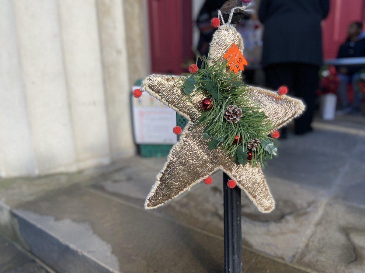 SouthwarkColl's tweet photo. #SupportedLearning students at Southwark College hosted a Christmas stall, selling handmade recycled Christmas wreaths and Christmas accessories, raising £300 for local charity @stjohnswaterloo
Read more of the story here📰👉https://t.co/Mgj0uwuHGm
#Christmas #southwarkcollege https://t.co/bTs63chbsw