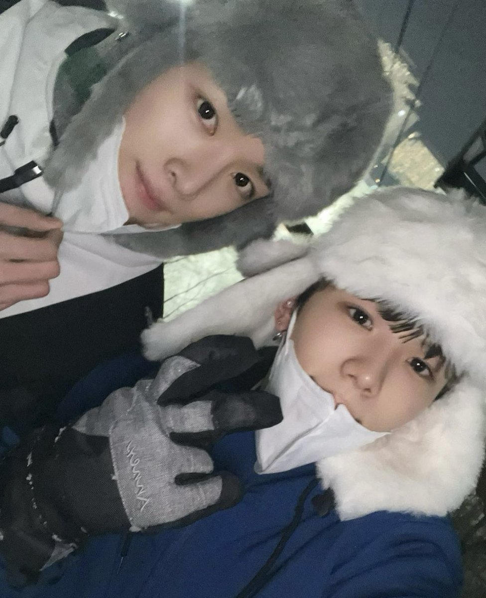 Pao55039181's tweet photo. 2023.01.04
ショウタロウ インスタ投稿①
핸드폰 못 찾았으면 못 보여줄 뻔한 사진들🏂🏂❄️🫠
携帯電話を見つけられなかったら見せることができなかった写真🏂🏂❄️🫠
🔗 https://t.co/pUOVC9MR2L
#쇼타로 #NCT쇼타로 #SHOTARO #ショウタロウ #Tarogram https://t.co/ejP2tbvtMZ